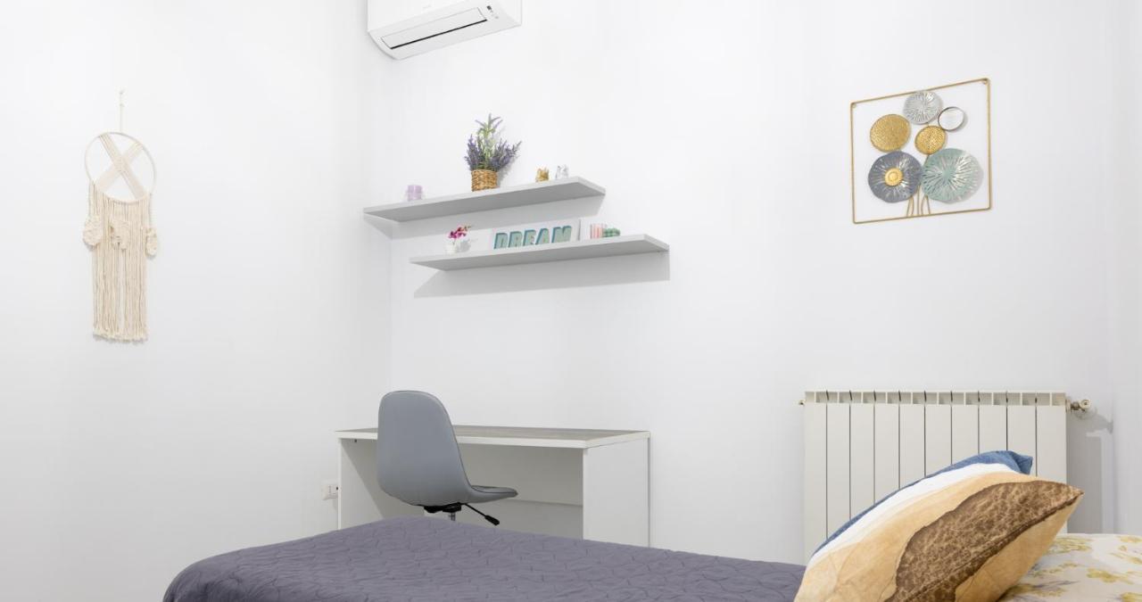 Decumani Apartments - Nel Cuore Di Napoli Esterno foto