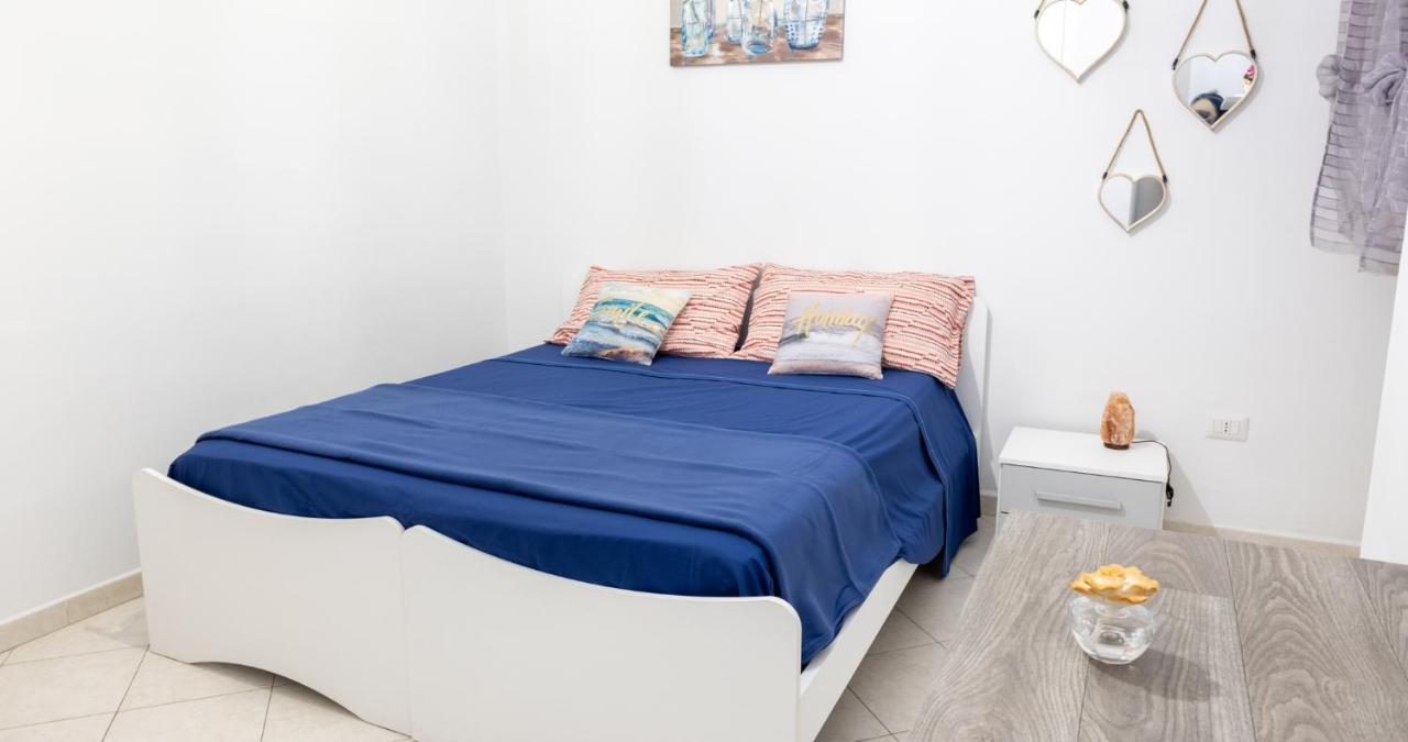 Decumani Apartments - Nel Cuore Di Napoli Esterno foto