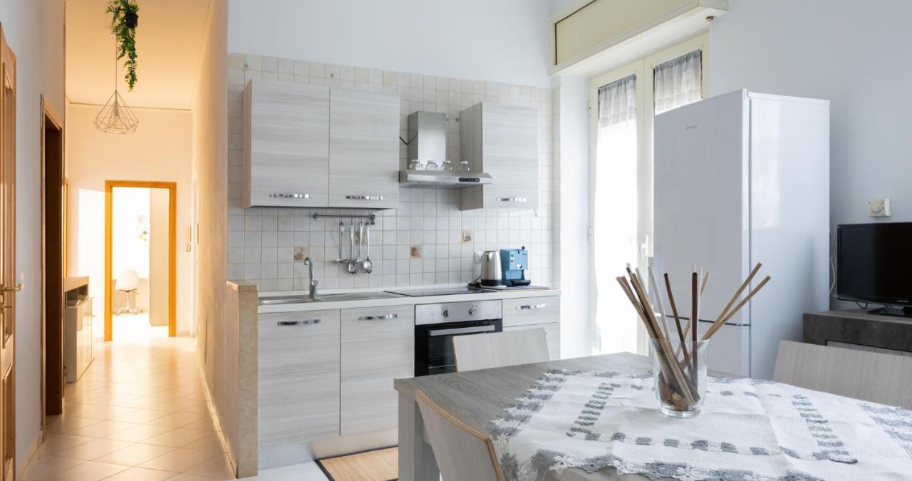 Decumani Apartments - Nel Cuore Di Napoli Esterno foto