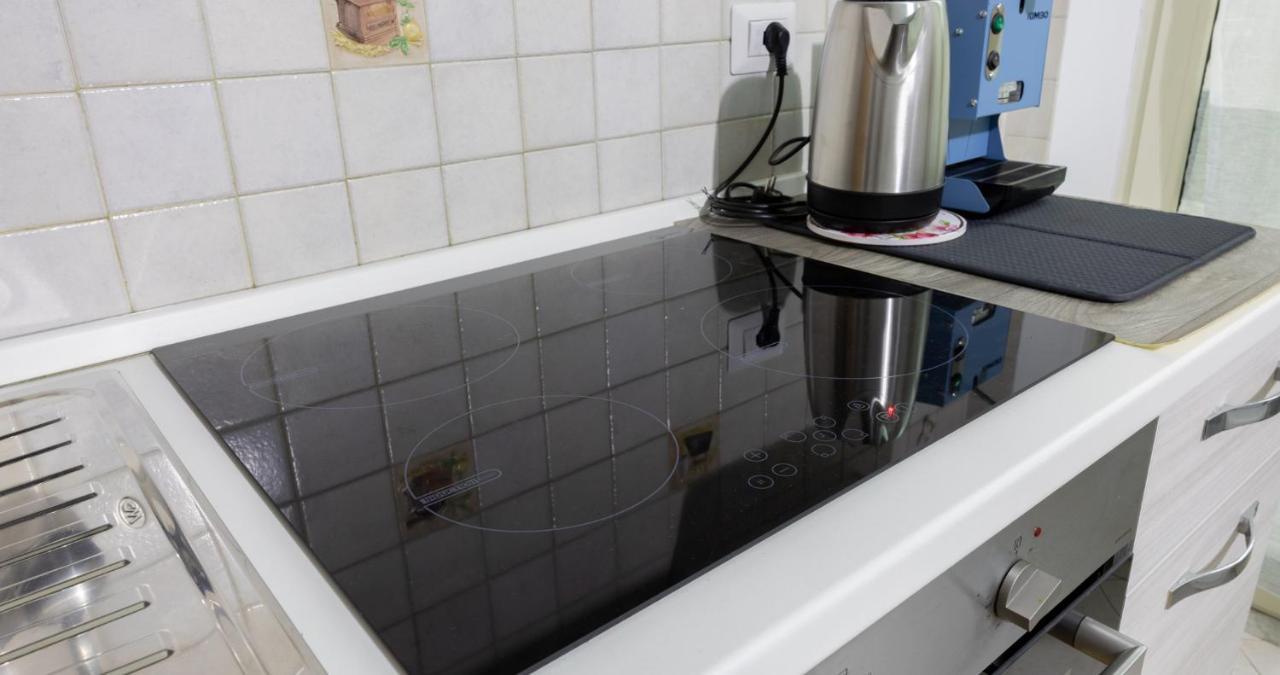 Decumani Apartments - Nel Cuore Di Napoli Esterno foto