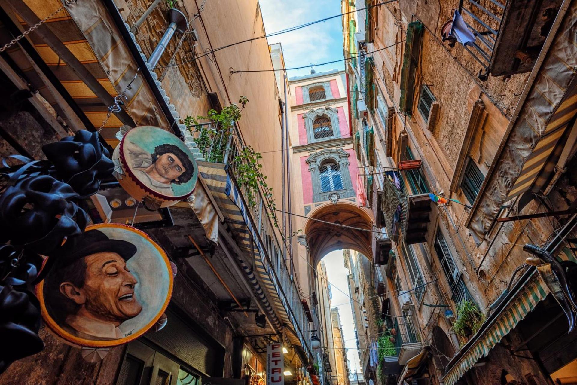 Decumani Apartments - Nel Cuore Di Napoli Esterno foto